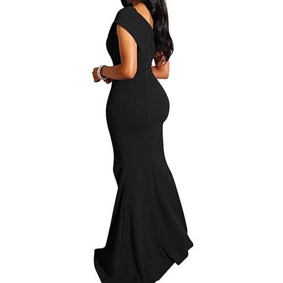 Black one shoulder gown - Picture 2 of 2